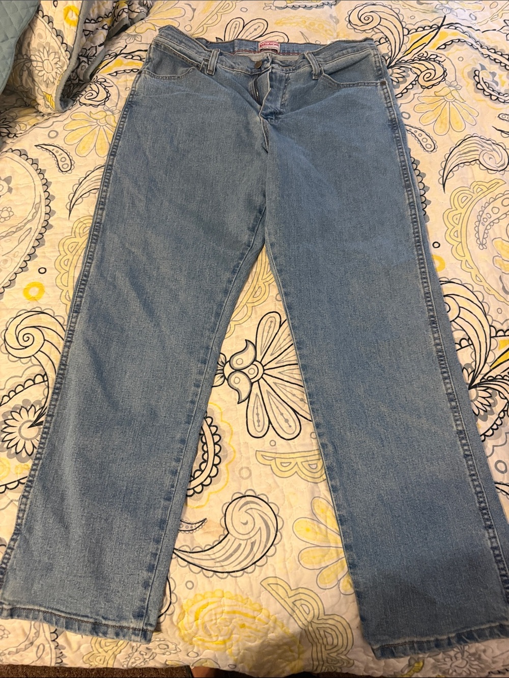Wrangler Women's Straight-Leg Jeans - medium Wash Blue